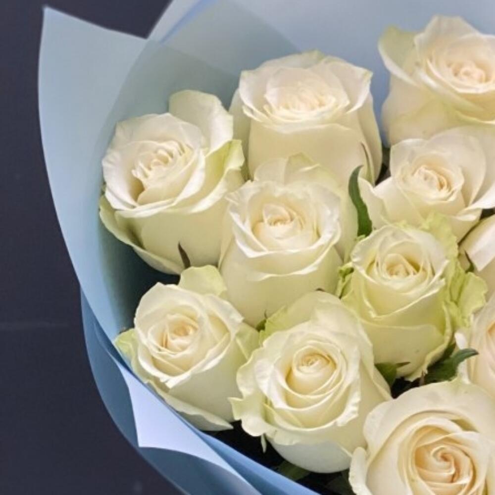 Букет из 15 белых роз 