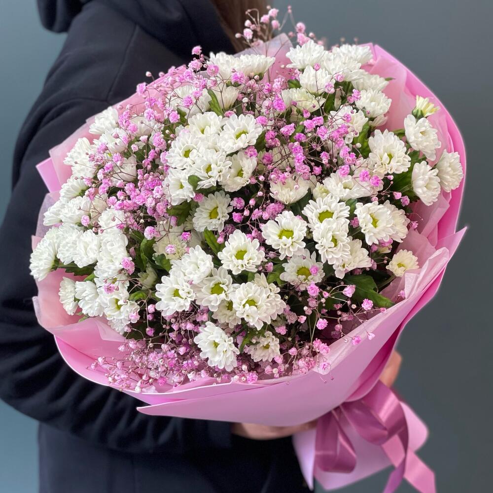 Букет с белыми хризантемами 